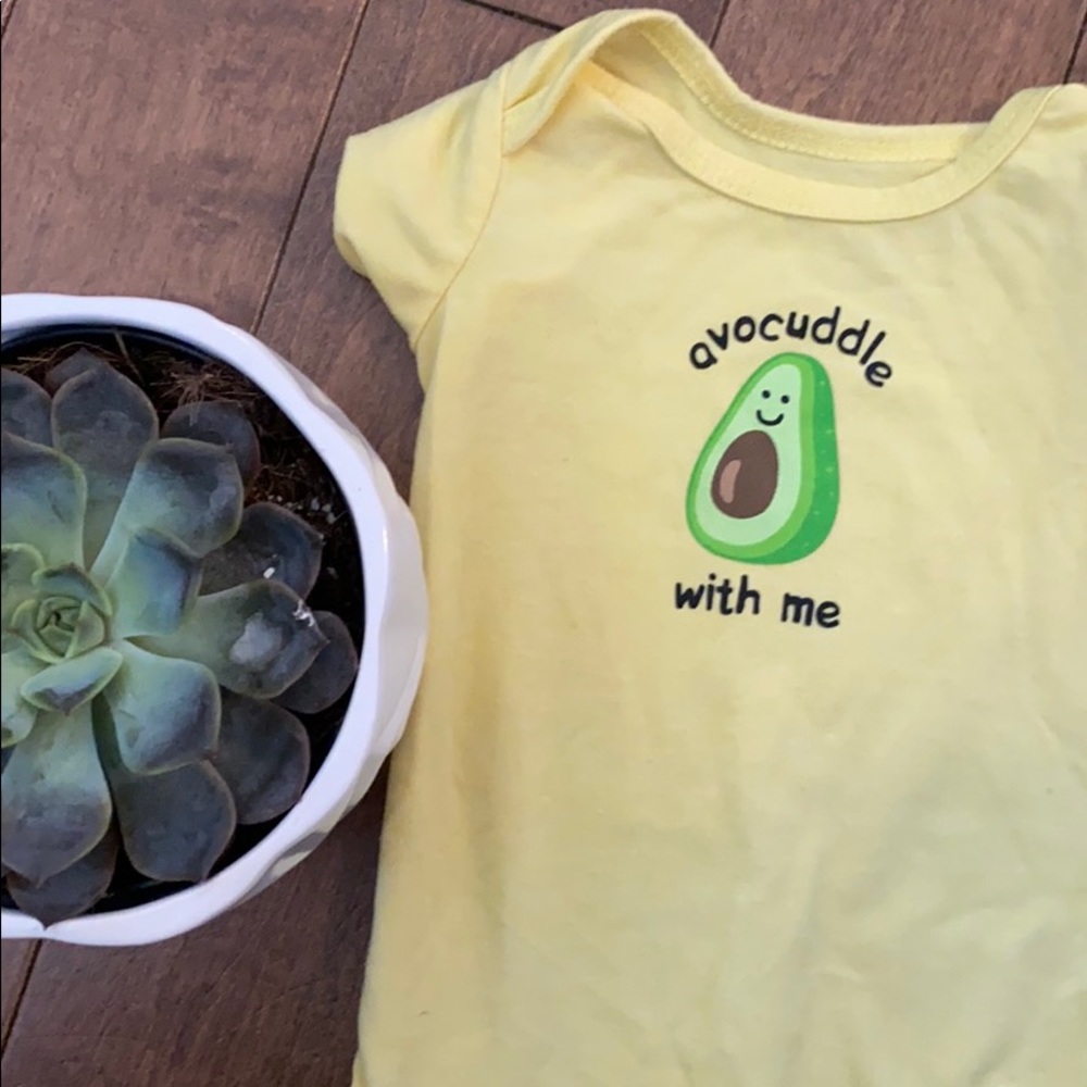 🥑 AVOCUDDLE MEEEE ONESIE 🥑